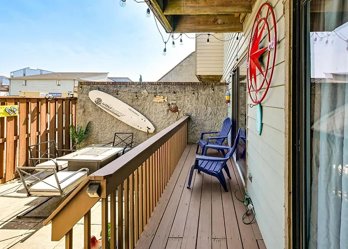 Holiday home Walk To Beach: Ocean W/ Private Patio