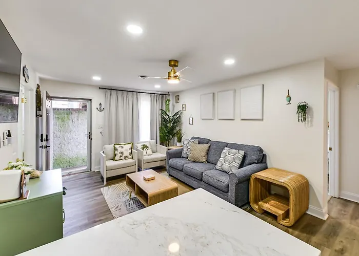 Walk To Beach: Ocean W/ Private Patio Ocean City