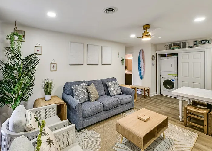 Walk To Beach: Ocean W/ Private Patio *