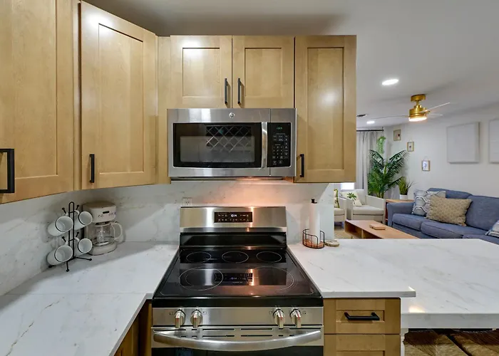 Holiday home Walk To Beach: Ocean W/ Private Patio *