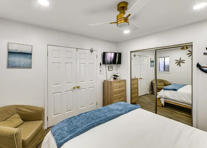 Walk To Beach: Ocean W/ Private Patio *