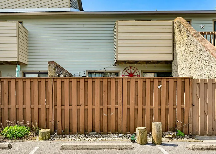 Walk To Beach: Ocean W/ Private Patio * Ocean City